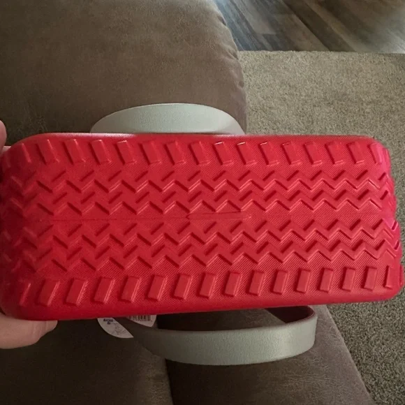 BITTY BOGG BAG Red and Gray Tote with Textured Surface - Picture 2 of 4